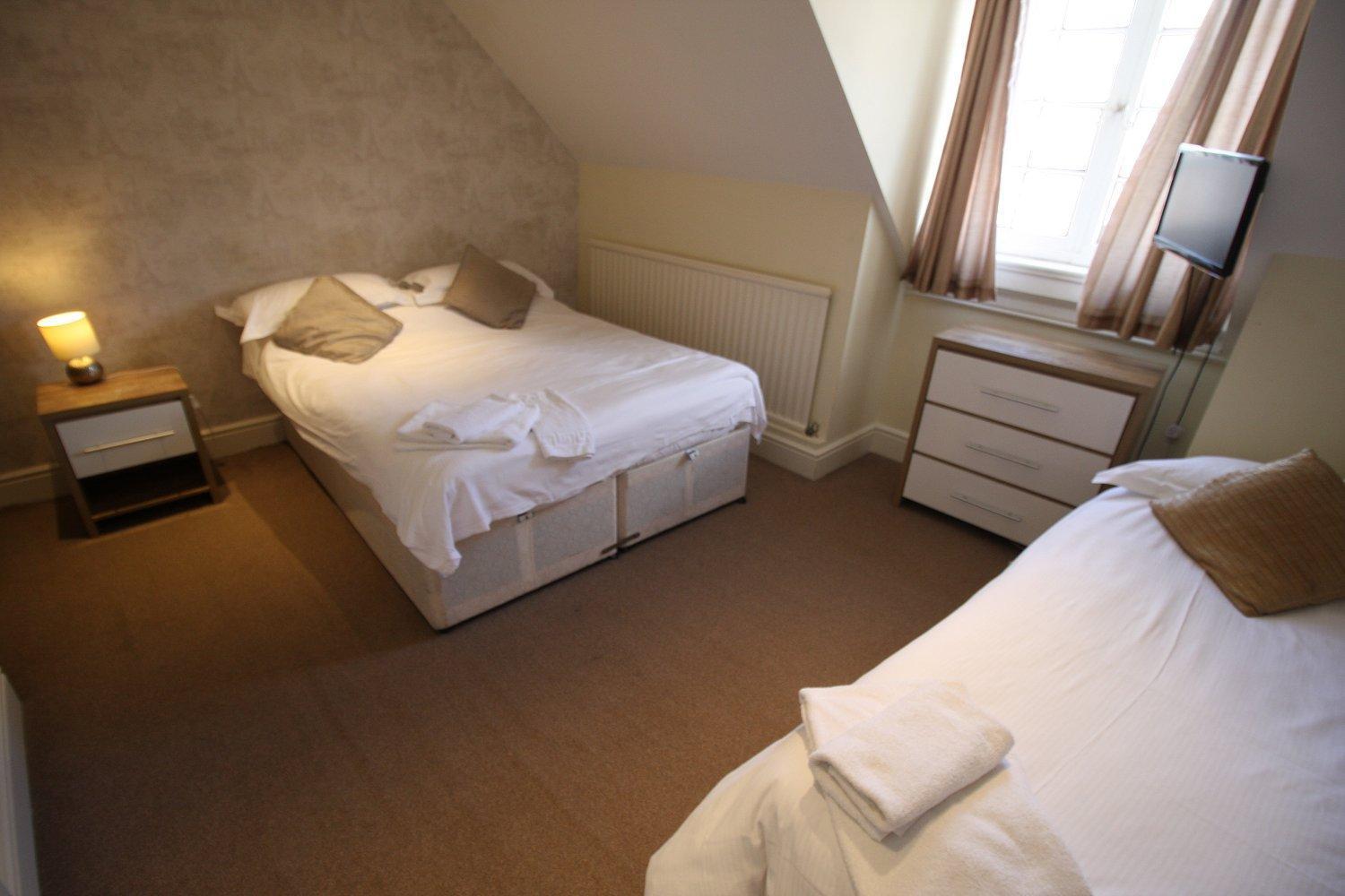 The Saracens Head Hotel Highworth Ruang foto