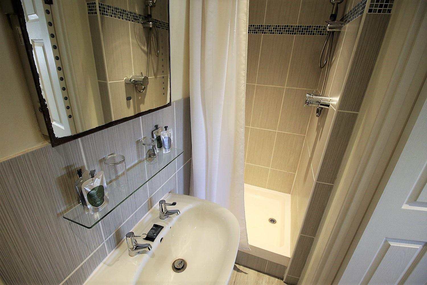 The Saracens Head Hotel Highworth Ruang foto